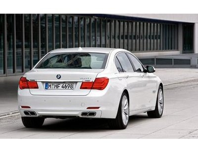      760i  BMW 7- F01 ()